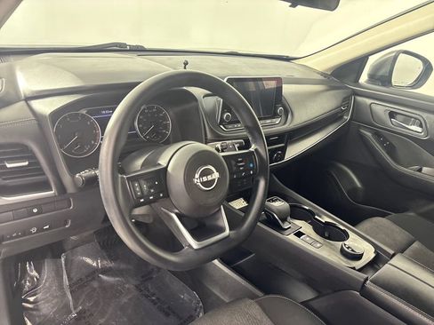 Used 2024 Nissan Rogue SV AWD/4WD image 16