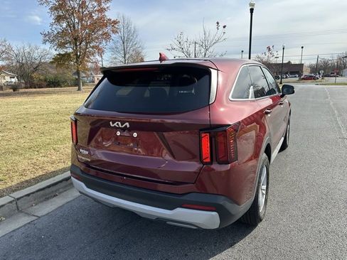 Certified 2024 Kia Sorento LX image 19