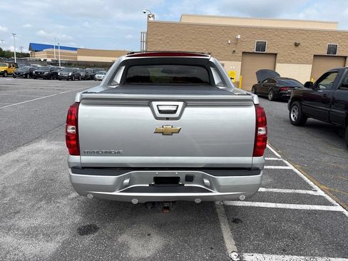 Used 2011 Chevrolet Avalanche LTZ AWD/4WD image 6