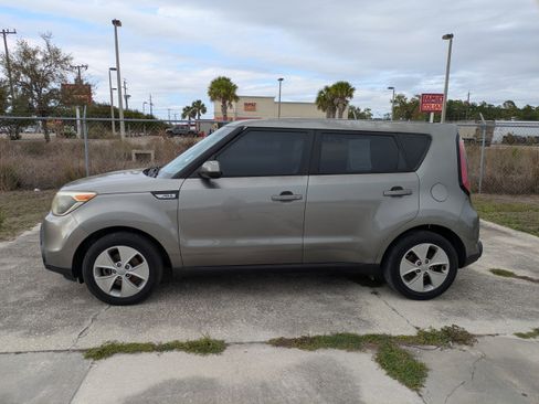 Used 2015 Kia Soul FWD image 7