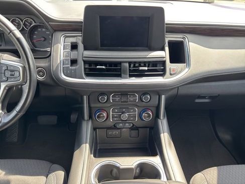 Used 2022 Chevrolet Suburban LS AWD/4WD image 12