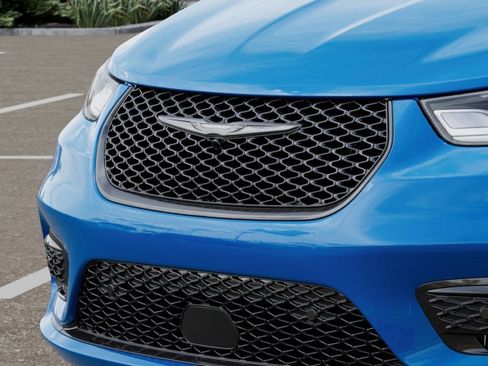 New 2026 Chrysler Pacifica Select image 11