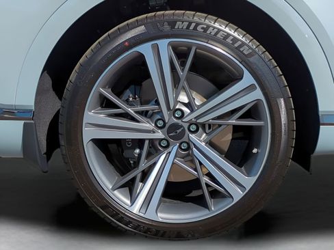 New 2026 Genesis GV80 3.5T e-SC image 10