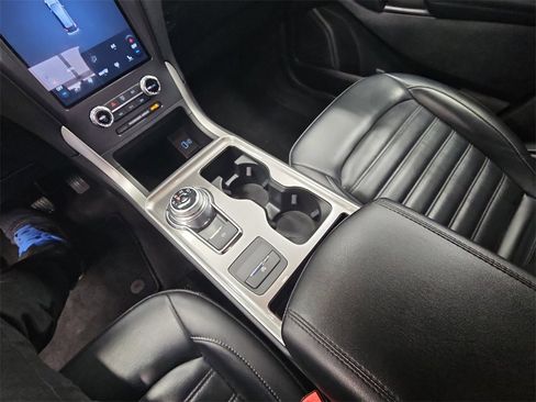 Used 2024 Ford Edge SEL image 22