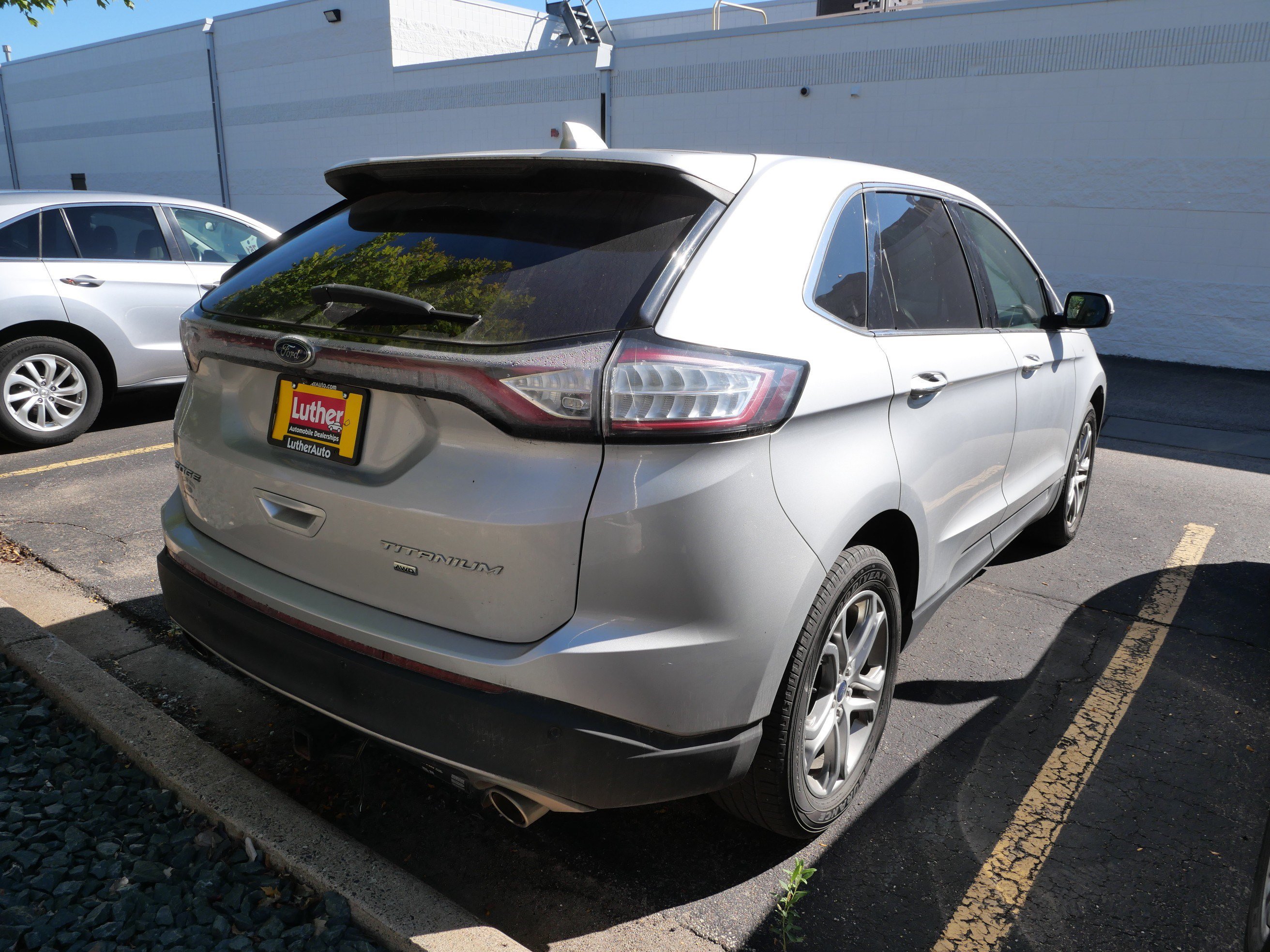 Used 2016 Ford Edge Titanium w/ Technology Package AWD/4WD image 7