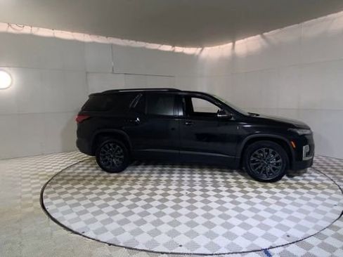 Used 2023 Chevrolet Traverse RS w/ LPO, Floor Liner Package FWD image 4