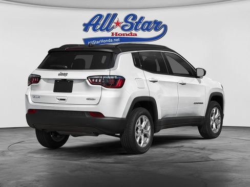 Used 2025 Jeep Compass Limited AWD/4WD image 4