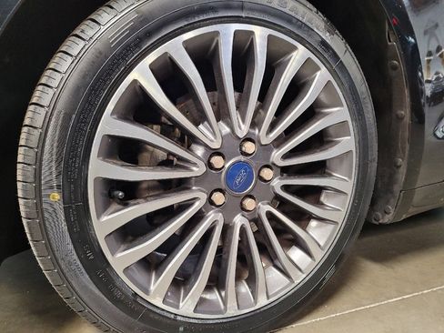 Used 2017 Ford Fusion SE w/ Fusion SE Technology Package image 31