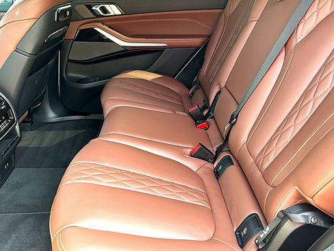 Certified 2025 BMW X7 M60i AWD/4WD image 19