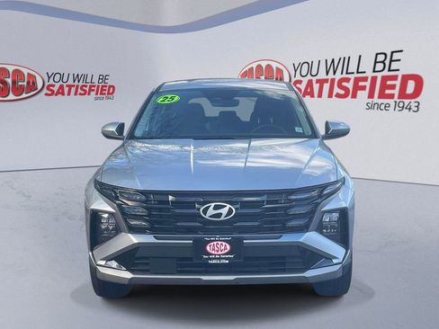 Certified 2025 Hyundai Tucson SE AWD/4WD image 2
