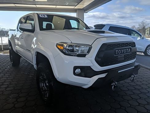 Used 2019 Toyota Tacoma TRD Sport image 5