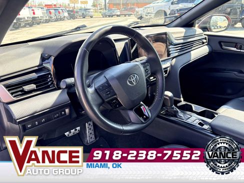 Used 2025 Toyota Camry SE w/ Convenience Package FWD image 12