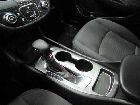 Used 2021 Chevrolet Malibu RS image 22