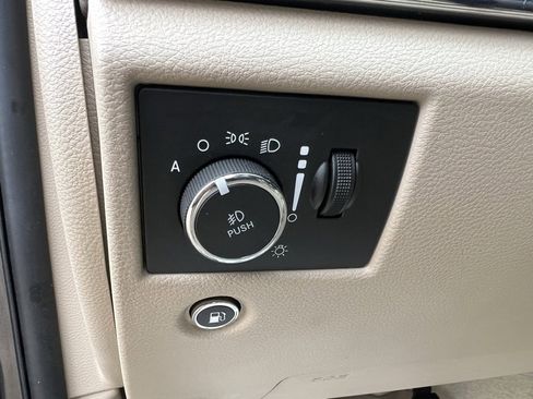 Used 2020 Jeep Grand Cherokee Overland image 29