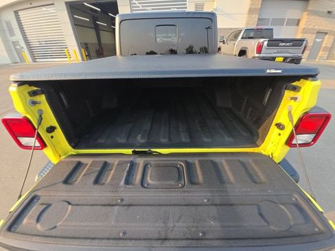 Used 2023 Jeep Gladiator Sport AWD/4WD image 23