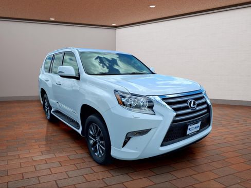 Used 2015 Lexus GX 460 Luxury AWD/4WD image 2