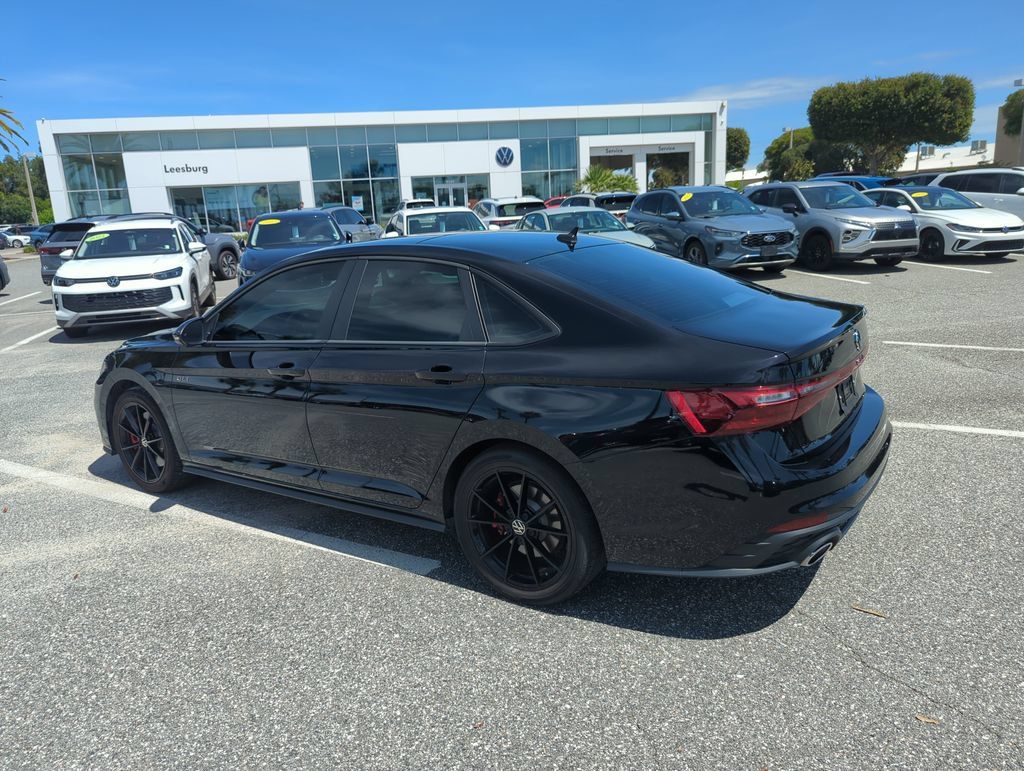 Used 2025 Volkswagen Jetta GLI Autobahn FWD image 9