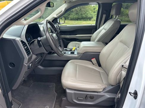 Used 2020 Ford Expedition XLT w/ Equipment Group 201A RWD image 28