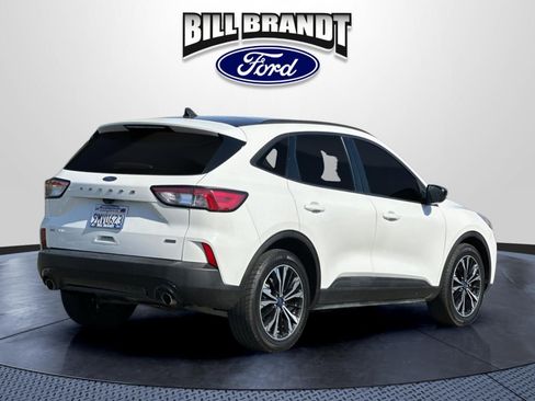 Used 2021 Ford Escape SE w/ SE Sport Appearance Package FWD image 3