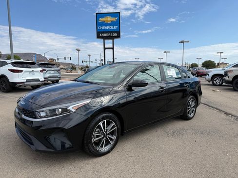 Used 2023 Kia Forte LXS FWD image 1