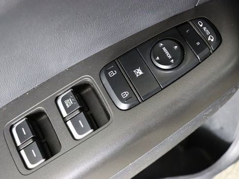 Used 2020 Kia Sportage S image 37