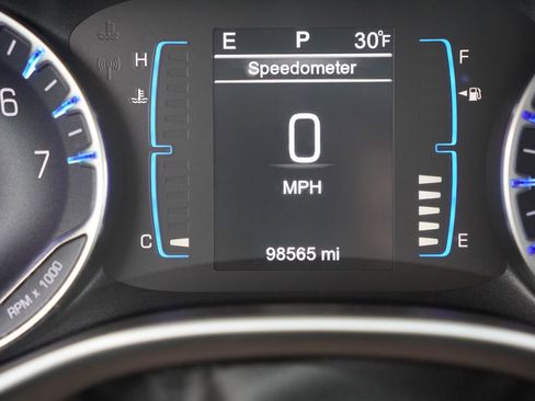 Certified 2017 Chrysler Pacifica Touring-L image 35