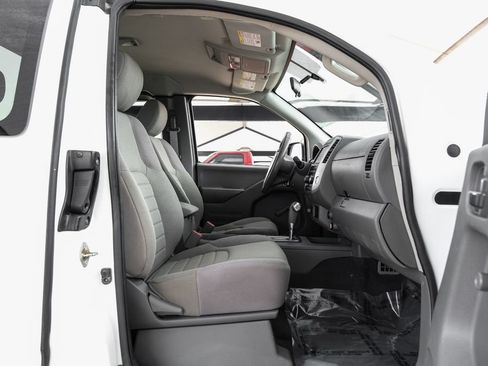 Used 2019 Nissan Frontier S RWD image 34