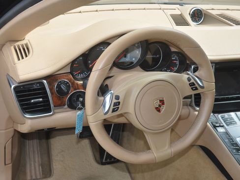 Used 2013 Porsche Panamera 4S image 15