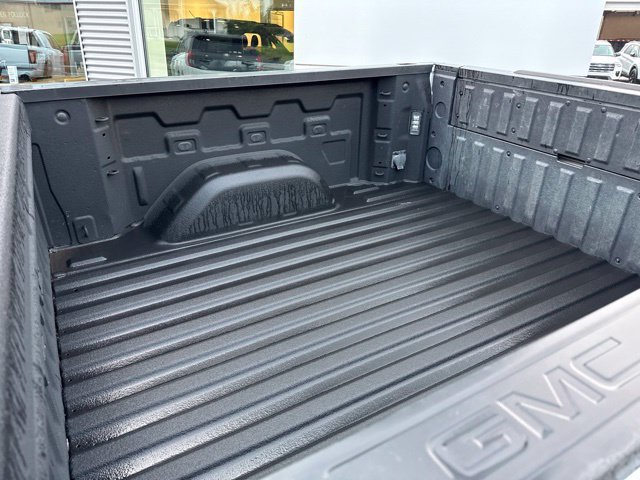 Used 2024 GMC Sierra 1500 AT4 w/ AT4 Preferred Package AWD/4WD image 13