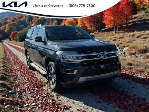 Used 2024 Ford Expedition Limited image 1