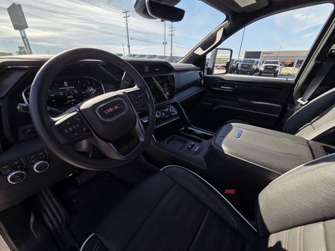 Used 2026 GMC Sierra 2500 AT4X image 10