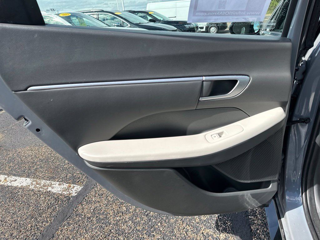Used 2024 Hyundai Sonata SEL FWD image 31