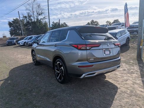 Used 2024 Mitsubishi Outlander SE image 5