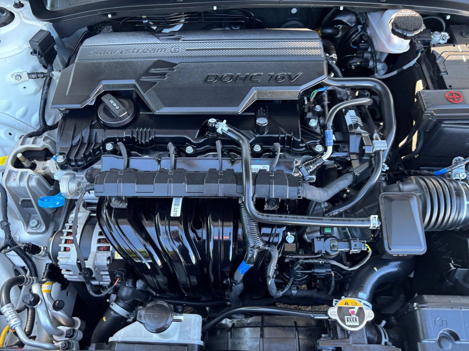 Used 2025 Hyundai Elantra SEL FWD image 33