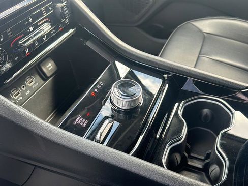 Used 2023 Jeep Grand Cherokee Limited image 20