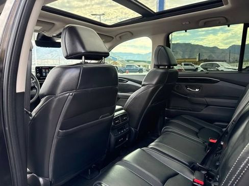 Used 2024 Honda Pilot Touring image 23
