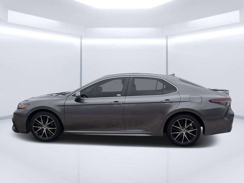 Used 2021 Toyota Camry SE FWD image 6
