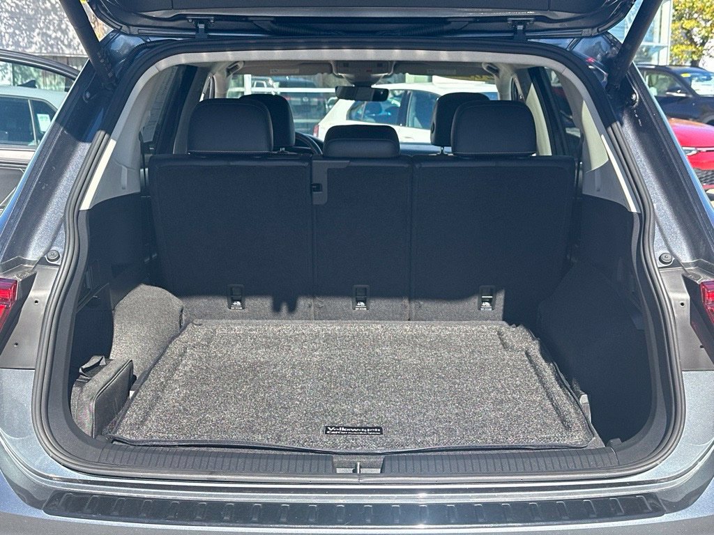 Used 2024 Volkswagen Tiguan SE AWD/4WD image 28