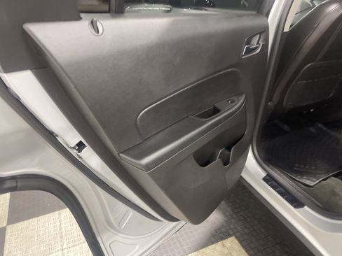Used 2013 GMC Terrain SLT w/ LPO, Chrome Package FWD image 15