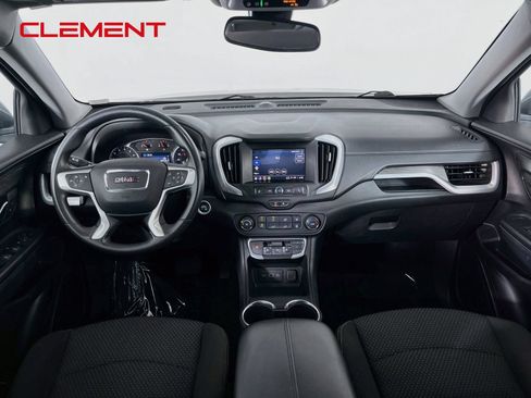 Used 2024 GMC Terrain SLE AWD/4WD image 12