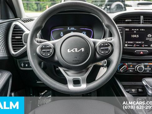 Used 2025 Kia Soul LX w/ LX Technology Package FWD image 28