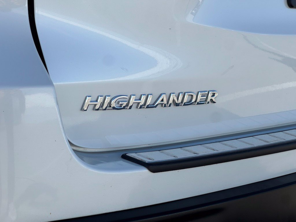 Used 2015 Toyota Highlander XLE FWD image 22