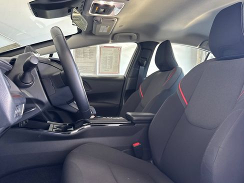 Used 2023 Toyota Prius Prime FWD image 5