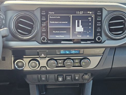 Used 2021 Toyota Tacoma TRD Sport AWD/4WD image 13