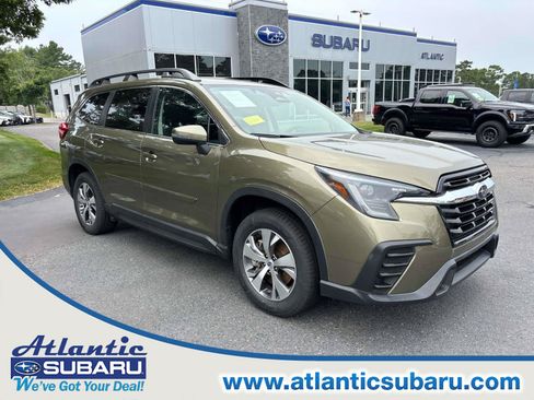 Used 2023 Subaru Ascent Premium w/ Convenience Package AWD/4WD image 1