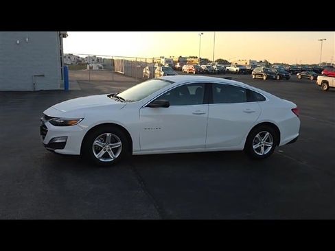 Used 2022 Chevrolet Malibu LS FWD image 5