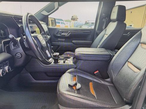 Used 2023 GMC Sierra 1500 AT4 w/ AT4 Premium Package AWD/4WD image 6