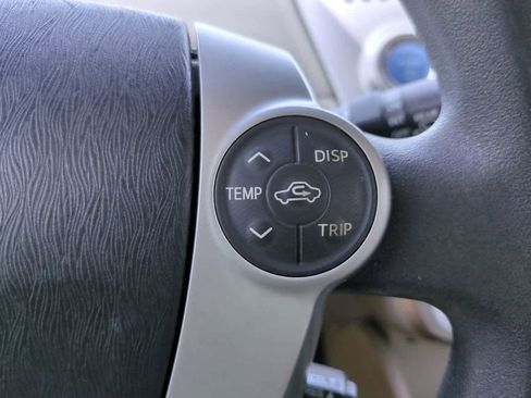 Used 2014 Toyota Prius V Three FWD image 23