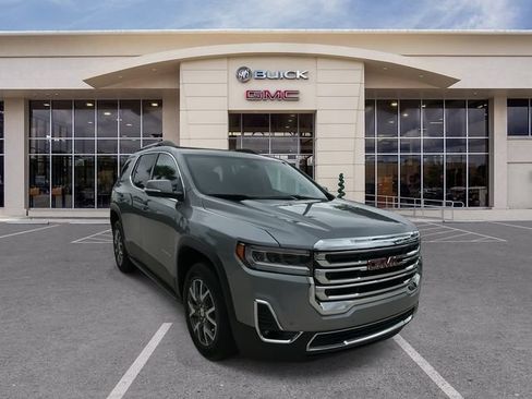 Certified 2023 GMC Acadia SLT FWD image 3