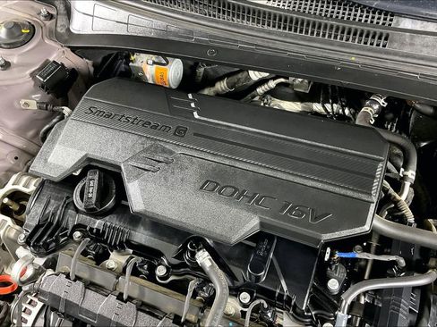 Used 2024 Hyundai Elantra Limited image 43